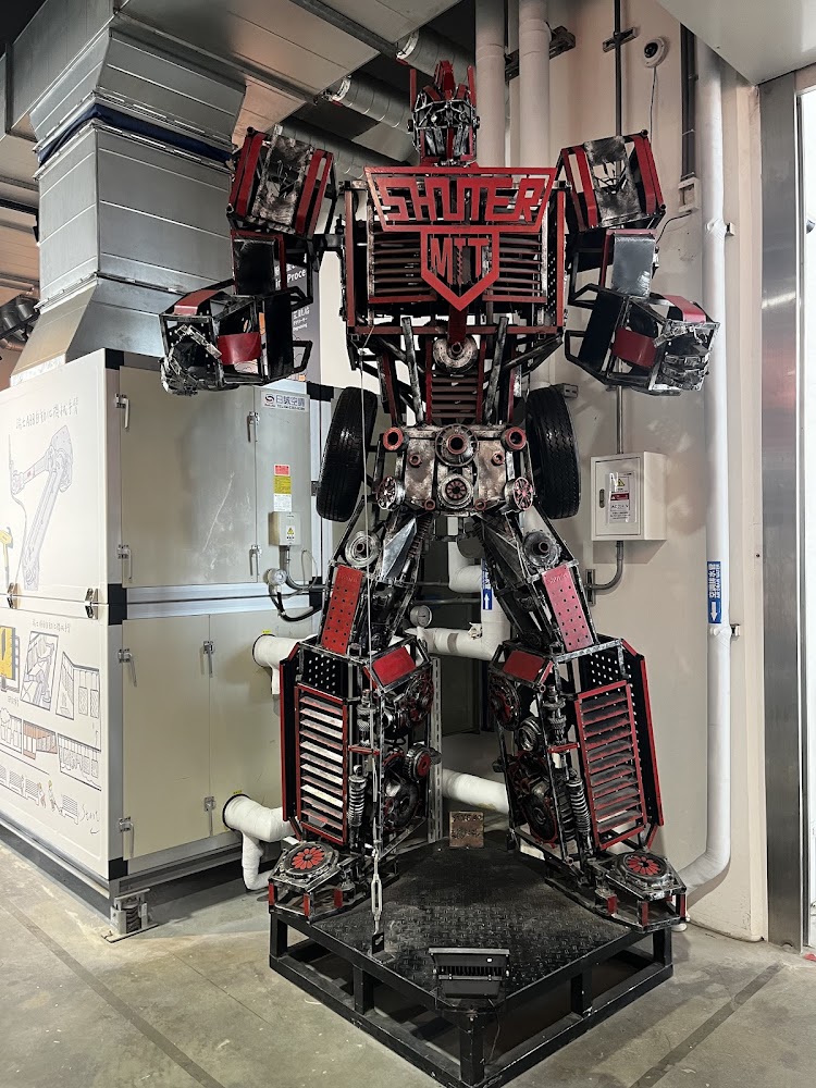 半山夢工廠機器人雕塑