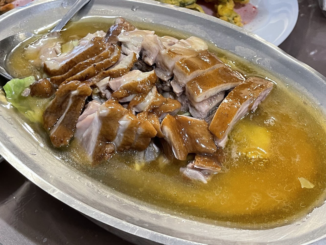 切片茶鵝或滷水鴨肉料理