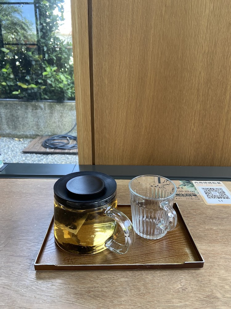 玻璃茶壺與熱茶
