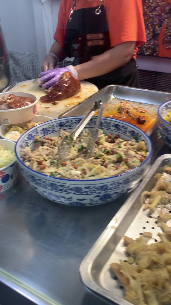 鳳腿庫飯店員切肉作業
