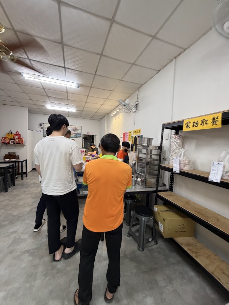 鳳腿庫飯排隊取餐情況