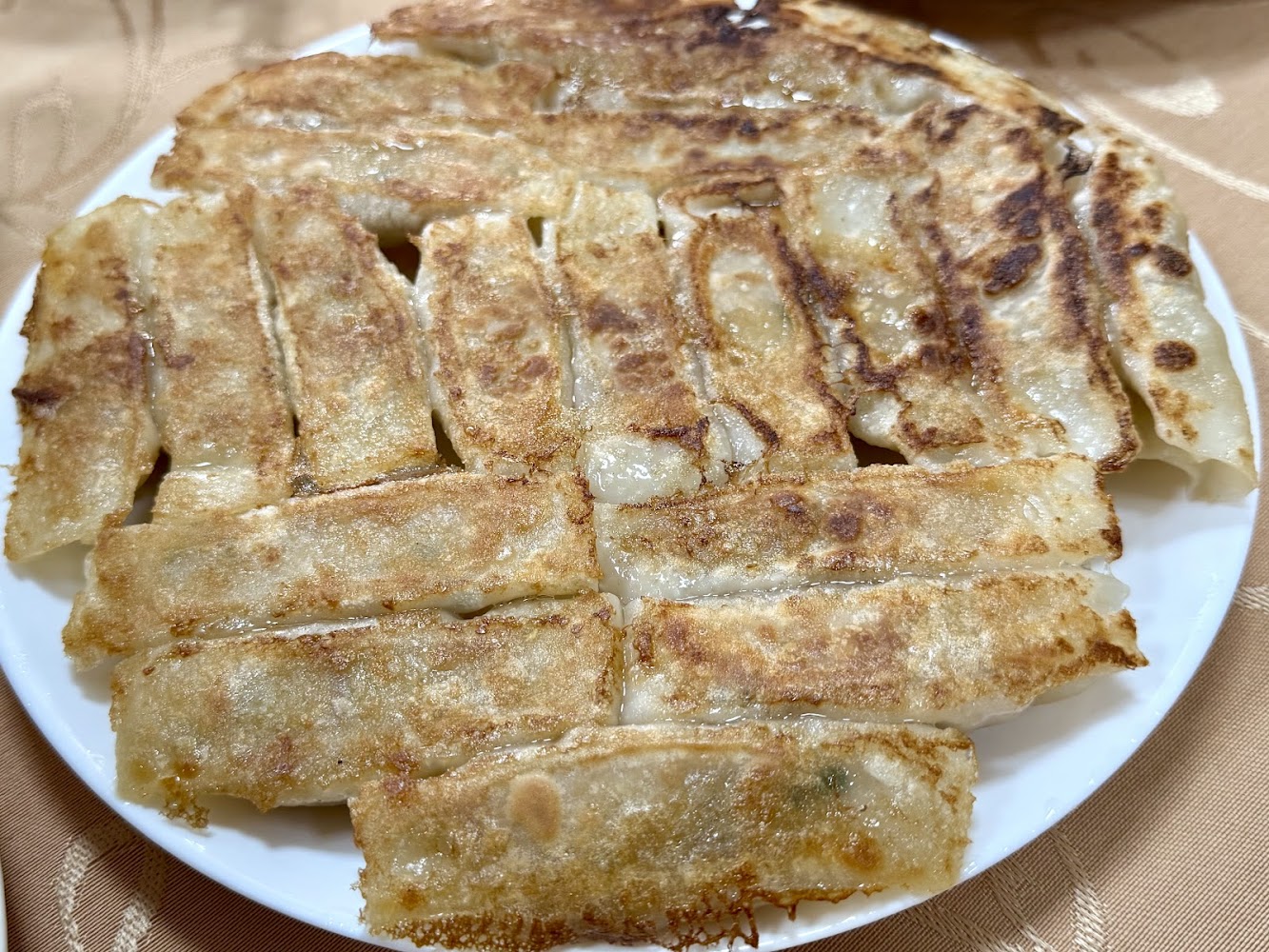 金黃酥脆長條形鍋貼