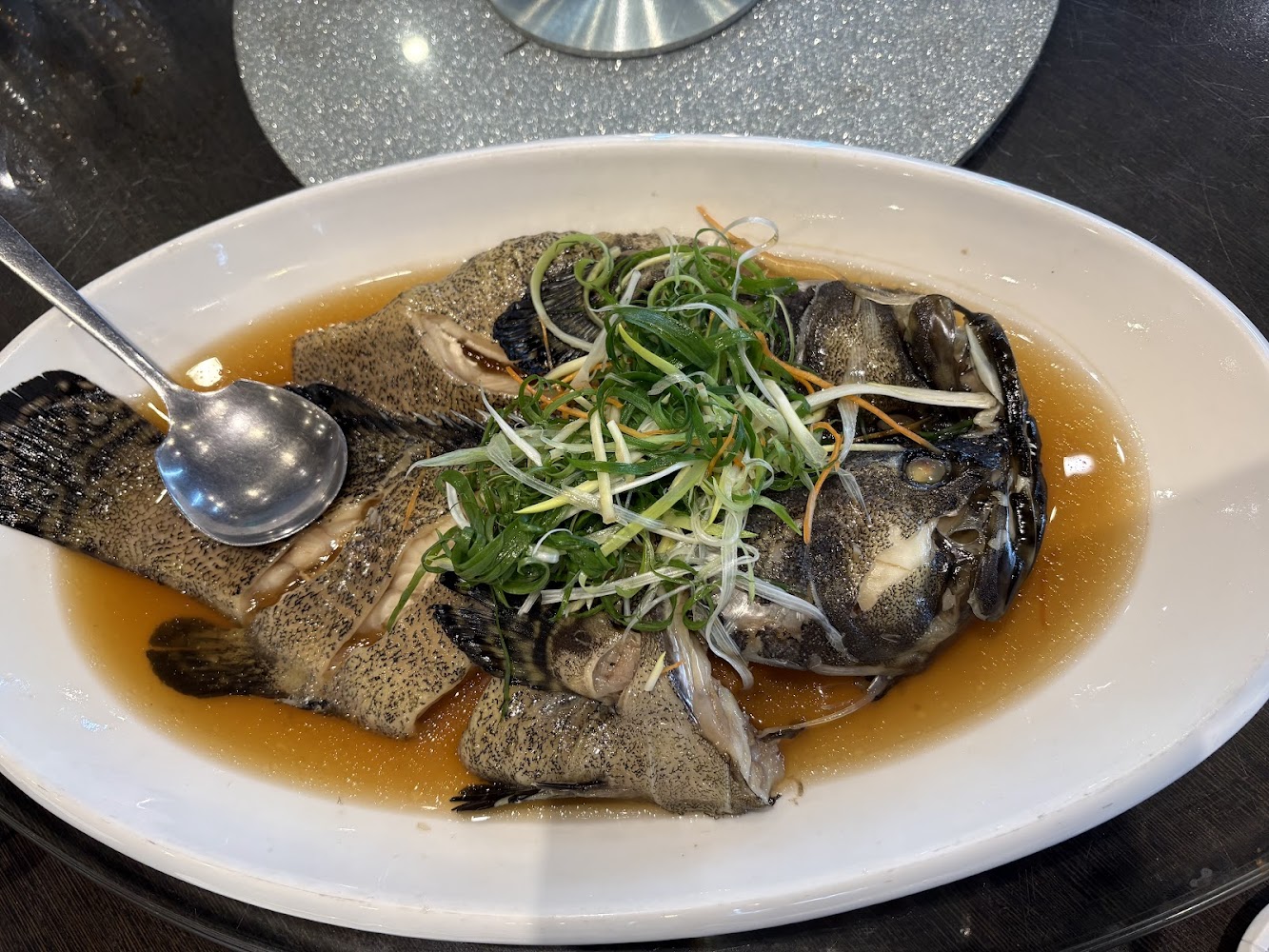 完整清蒸魚料理