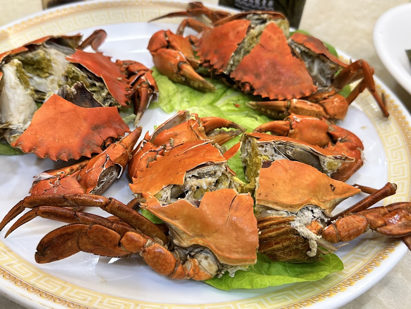東昇餐廳橙紅色螃蟹料理