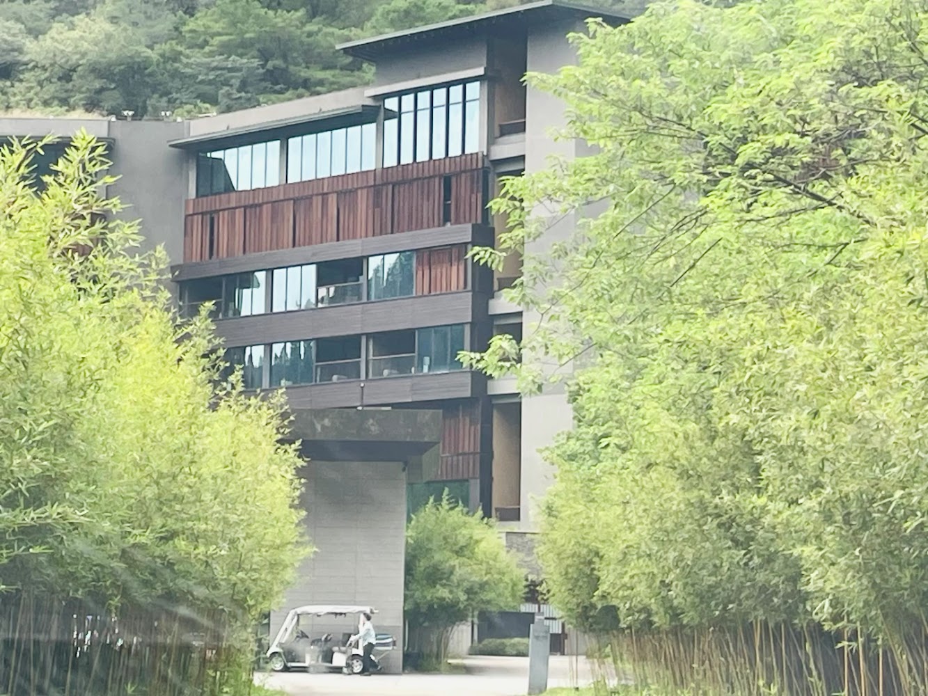 虹夕諾雅谷關竹林中的建築