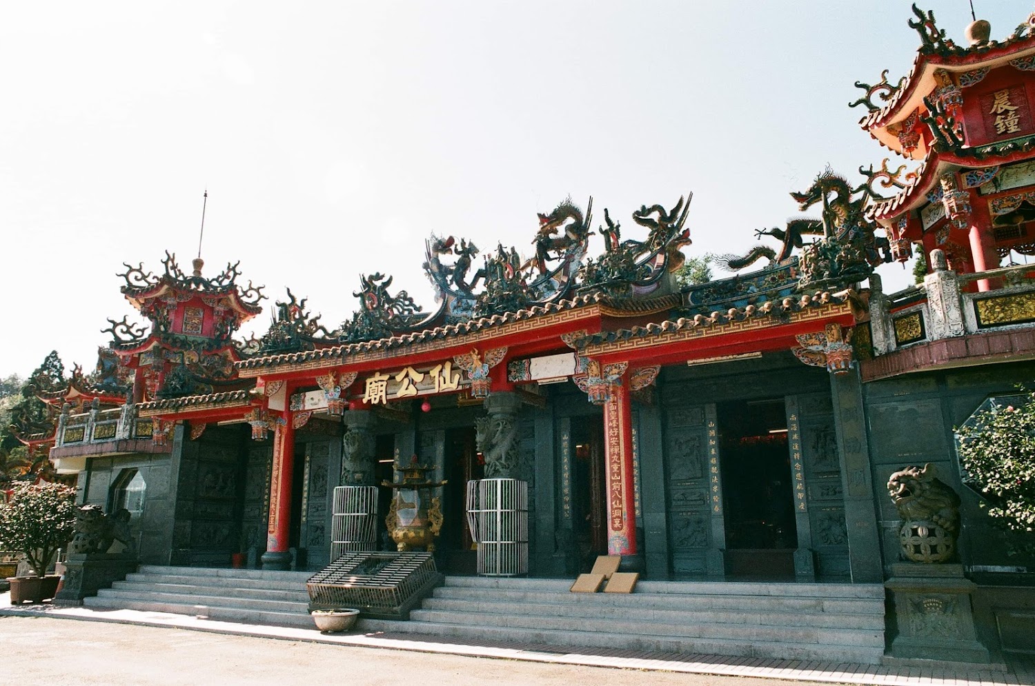 南山寺仙公廟華麗廟宇外觀
