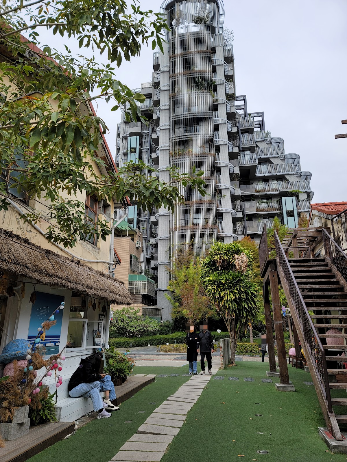 審計新村庭院草坪木棧道文創小屋台中西區文青景點