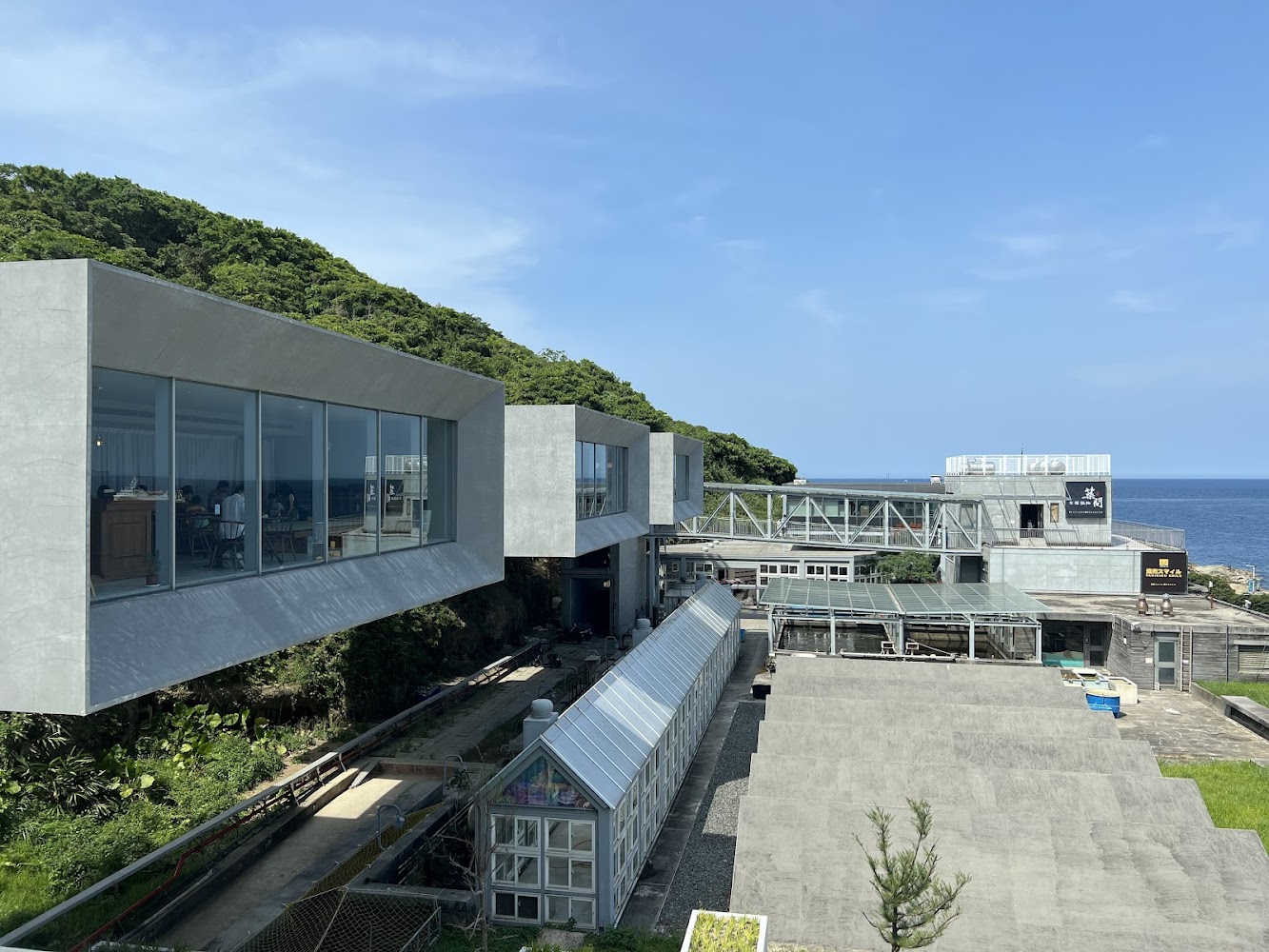 潮境智能海洋館建築外觀與山海景緻