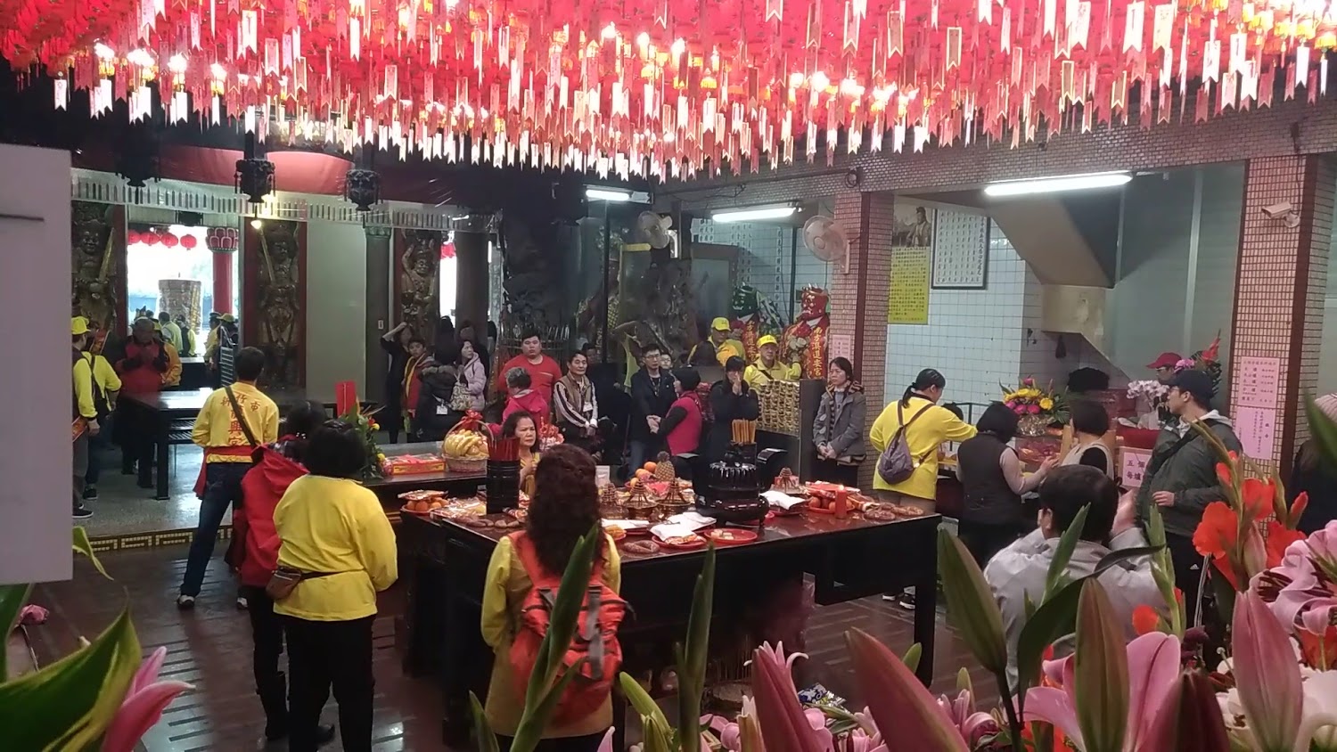 大三鬮慈惠寺觀音佛祖廟年節祭祀場景