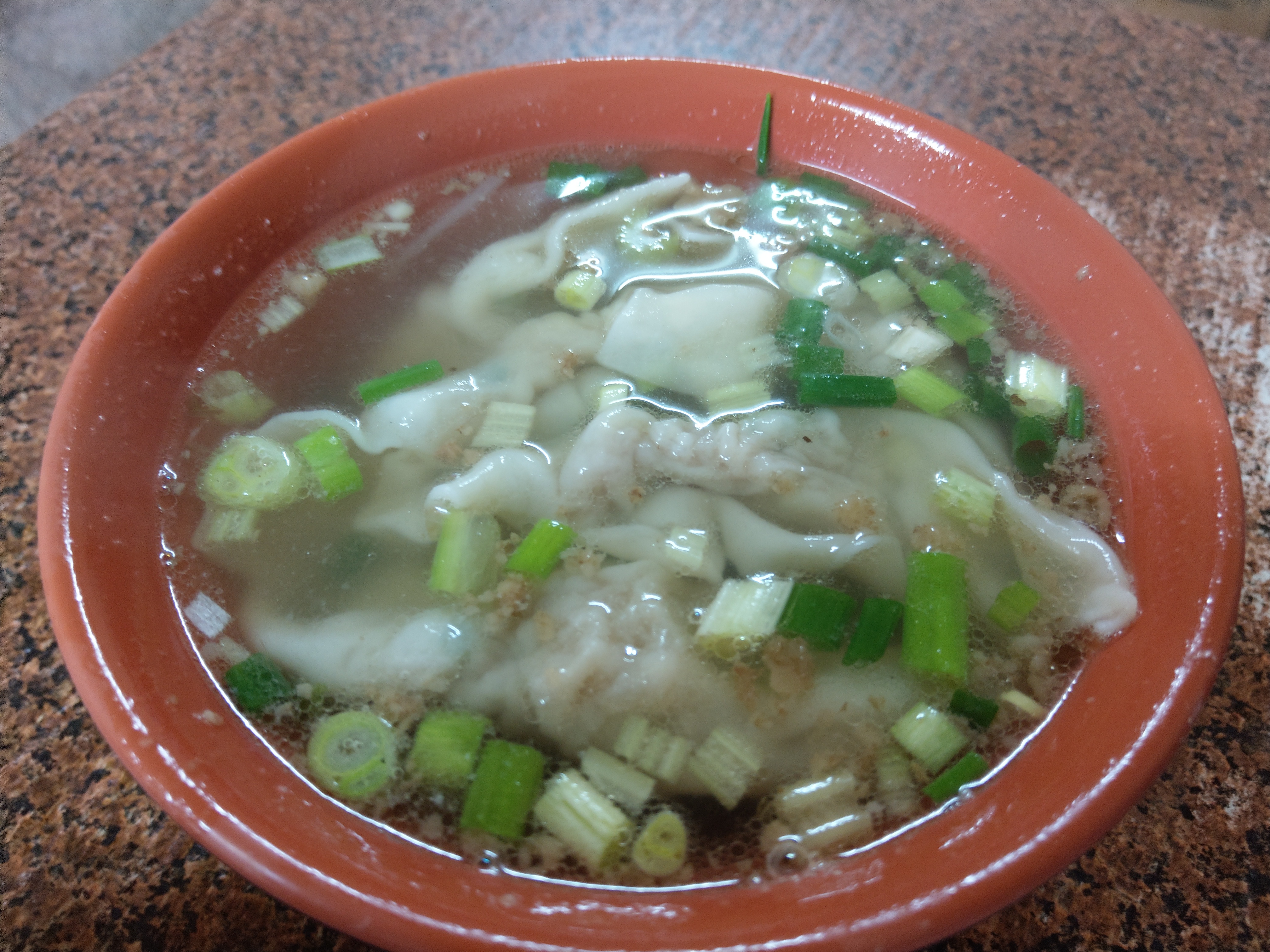 清澈餛飩湯