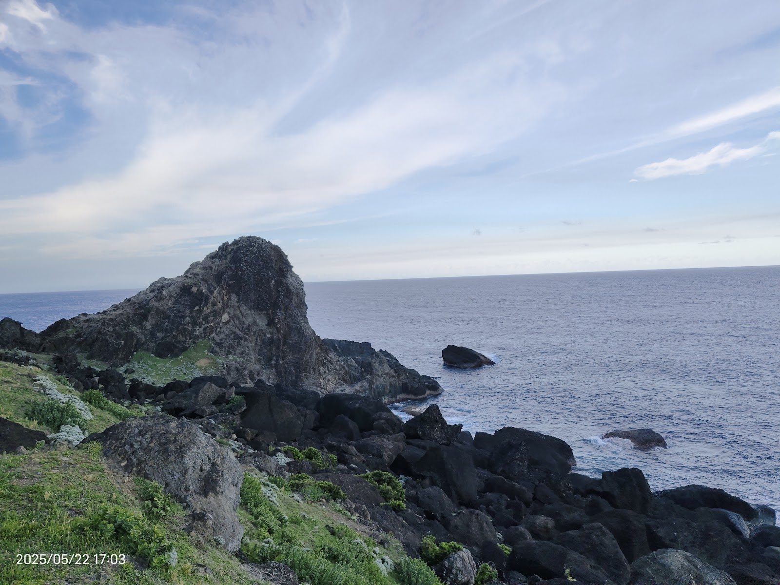 蘭嶼龍頭岩玄武岩礁岩太平洋景色蘭嶼景點海岸線
