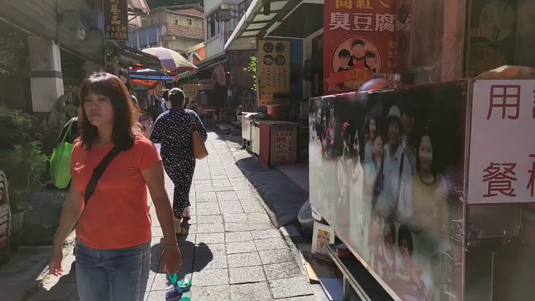 洗水坑豆腐街小吃攤與臭豆腐街景
