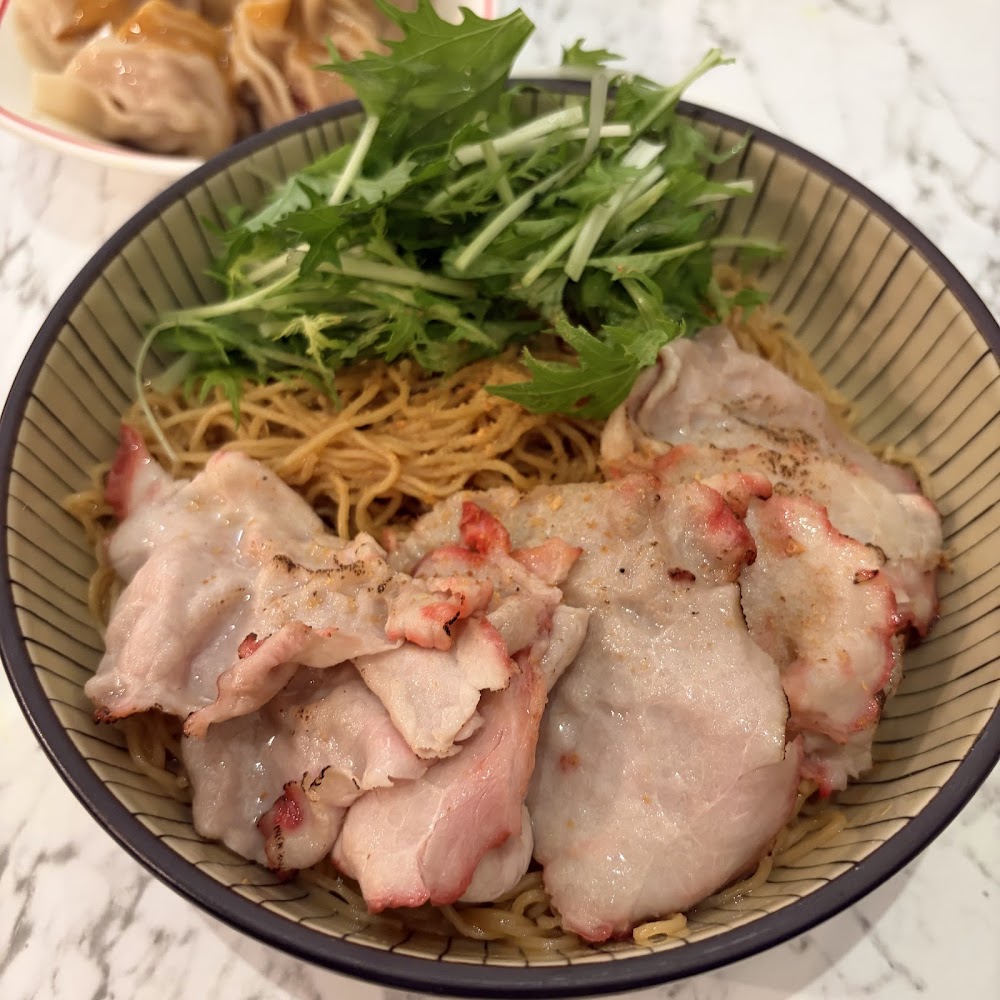 港島主麵燒肉片拌麵與餛飩