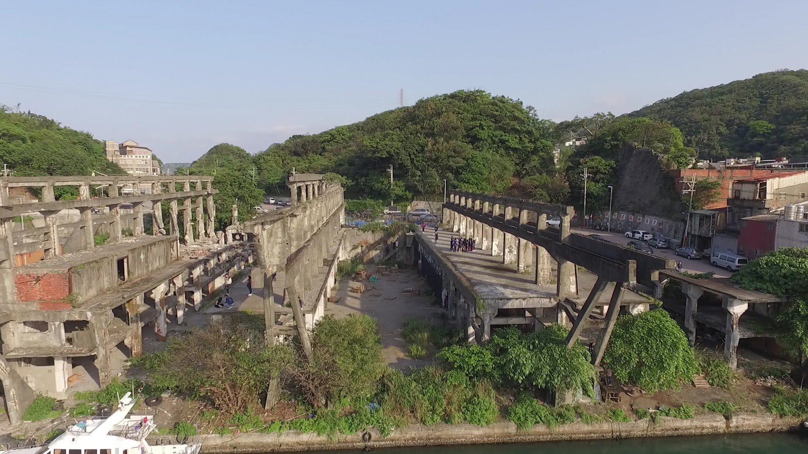 阿根納造船廠遺構生鏽鋼樑細節