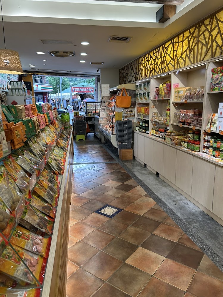 阿萬之家礁溪店走道與陳列