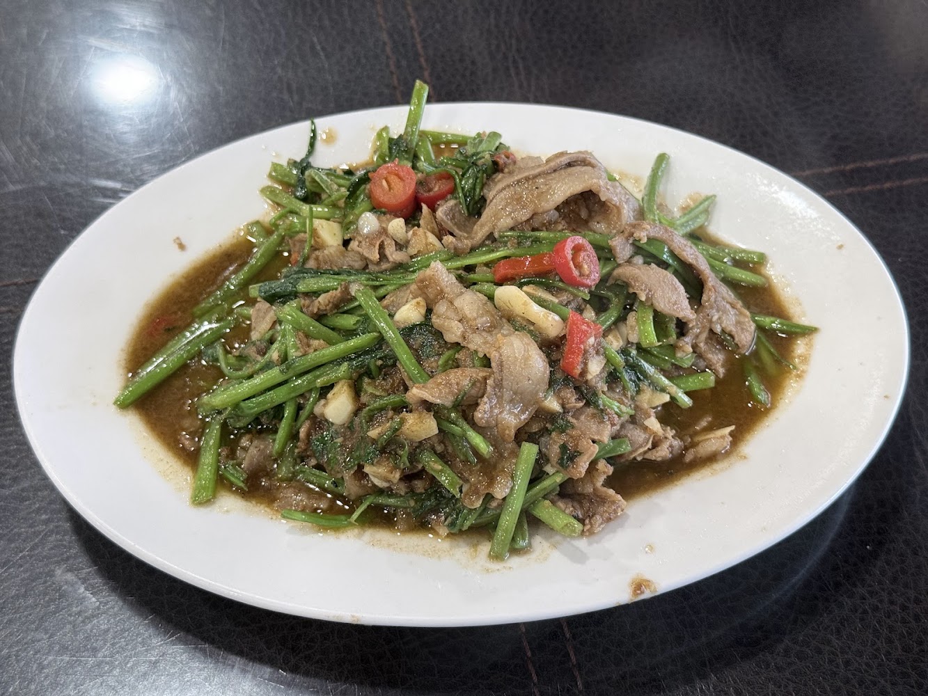 牛肉炒空心菜熱炒料理