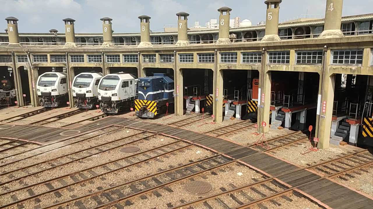 彰化扇形車庫台鐵機車頭特寫