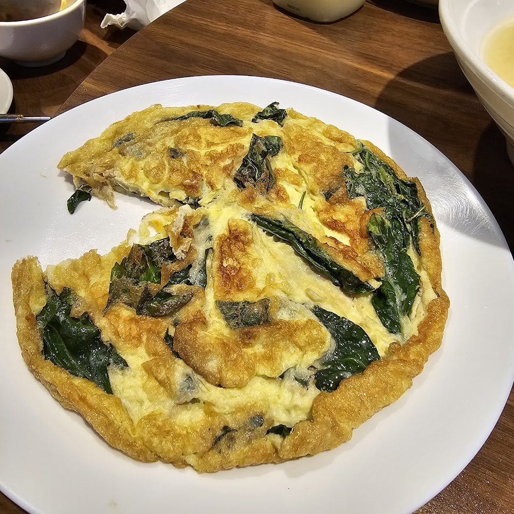 炒蛋加入綠色蔬菜的家常料理