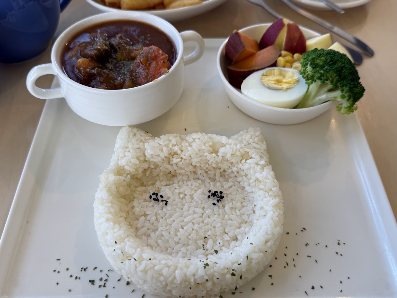 豹豹咖啡海邊館可愛造型主餐