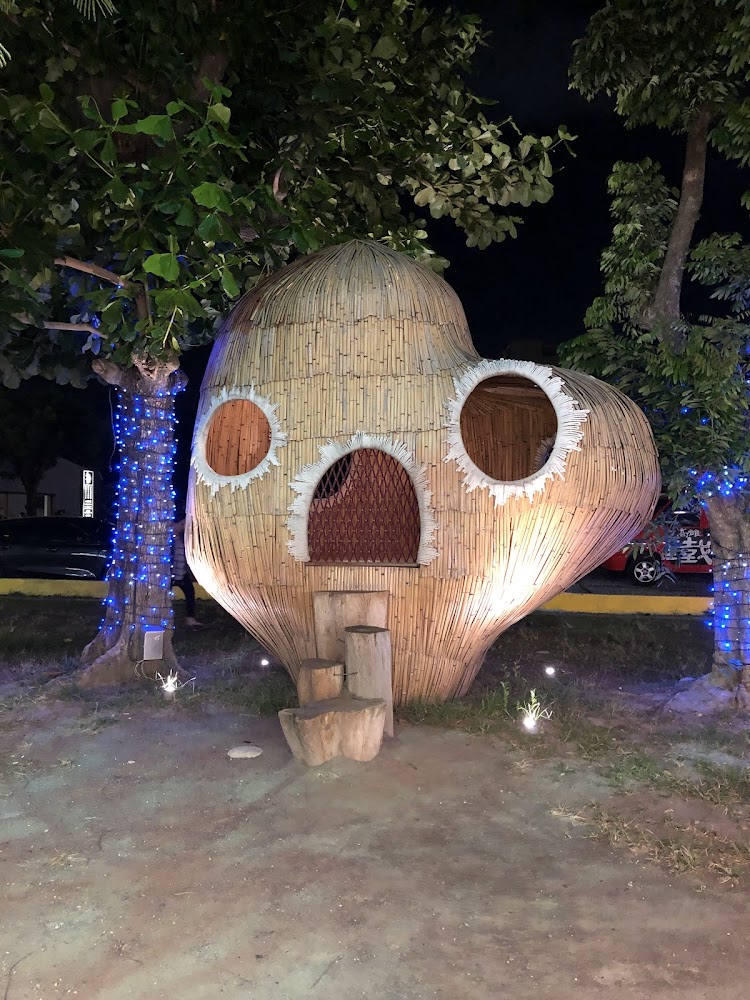 竹子搭建的可愛小屋裝置
