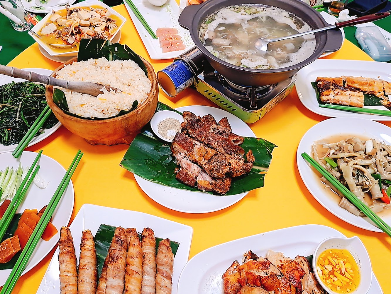 米巴奈山地美食坊滿桌料理