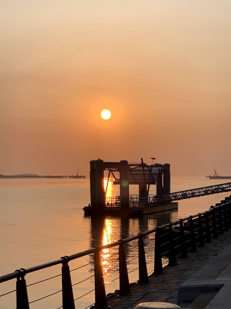淡水河岸夕陽步道景觀
