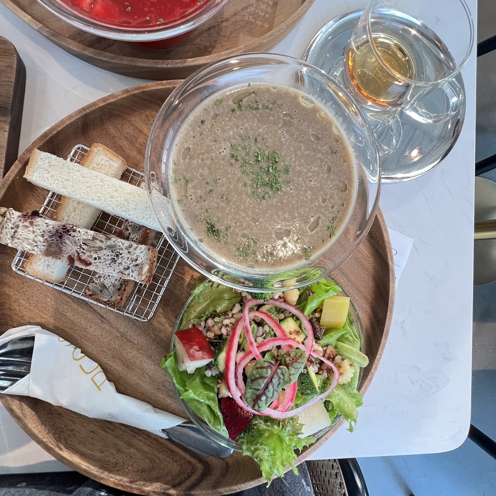SO_UP輕食館濃湯沙拉吐司與熱茶套餐
