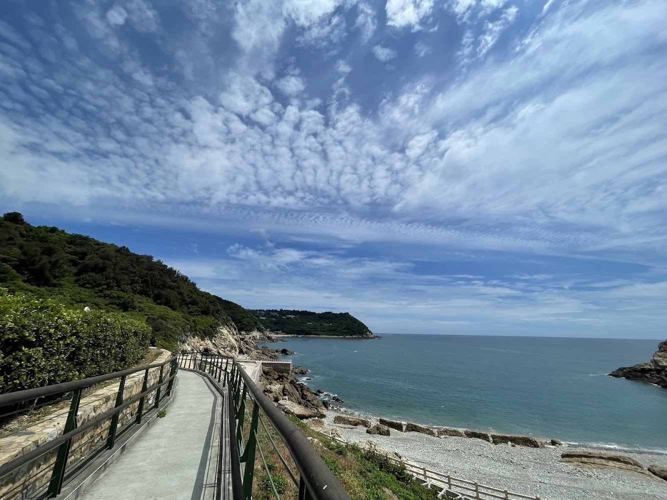 南竿遊客中心旁海岸步道與海景