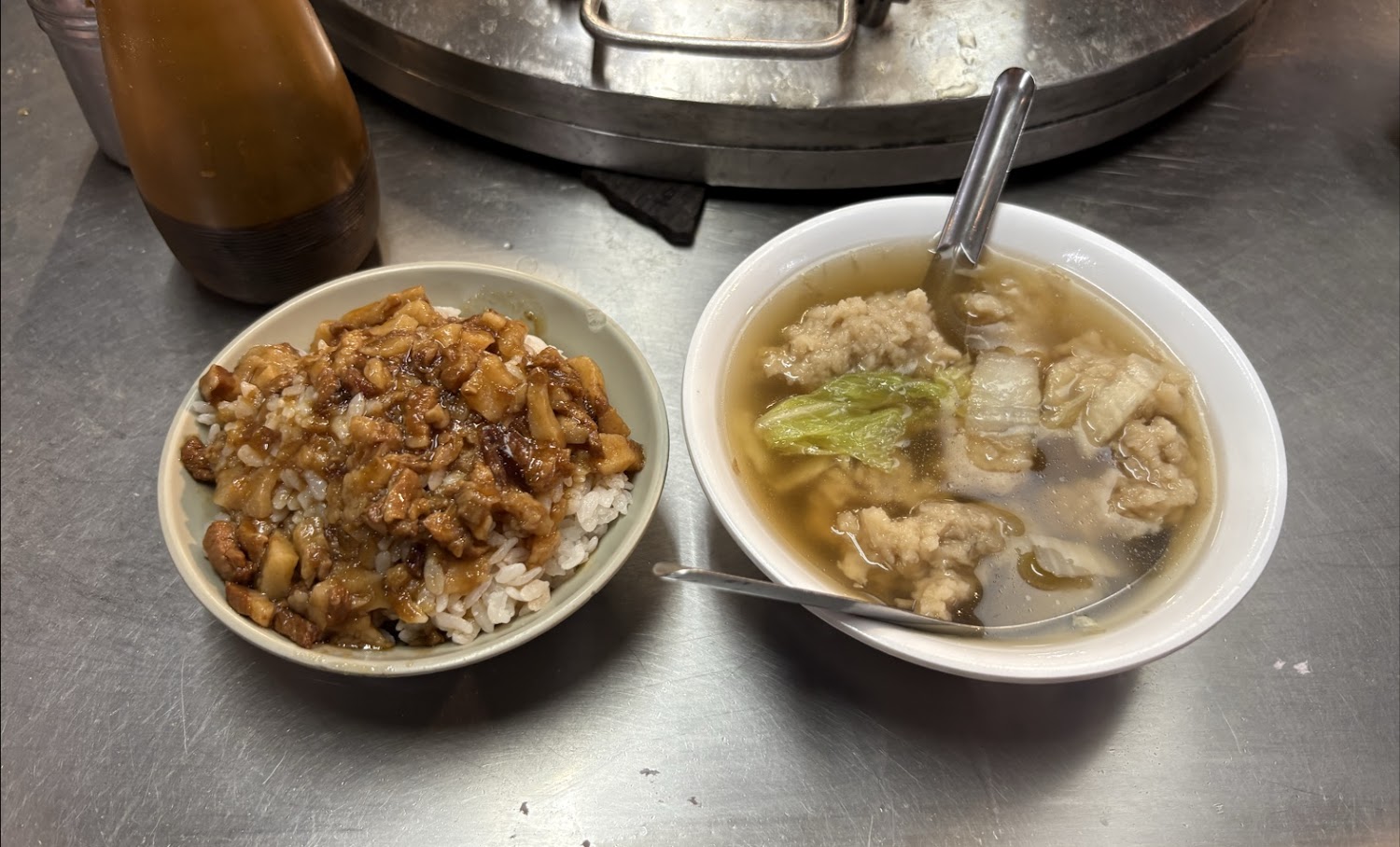 魯肉飯專家的滷肉飯與苦瓜排骨湯