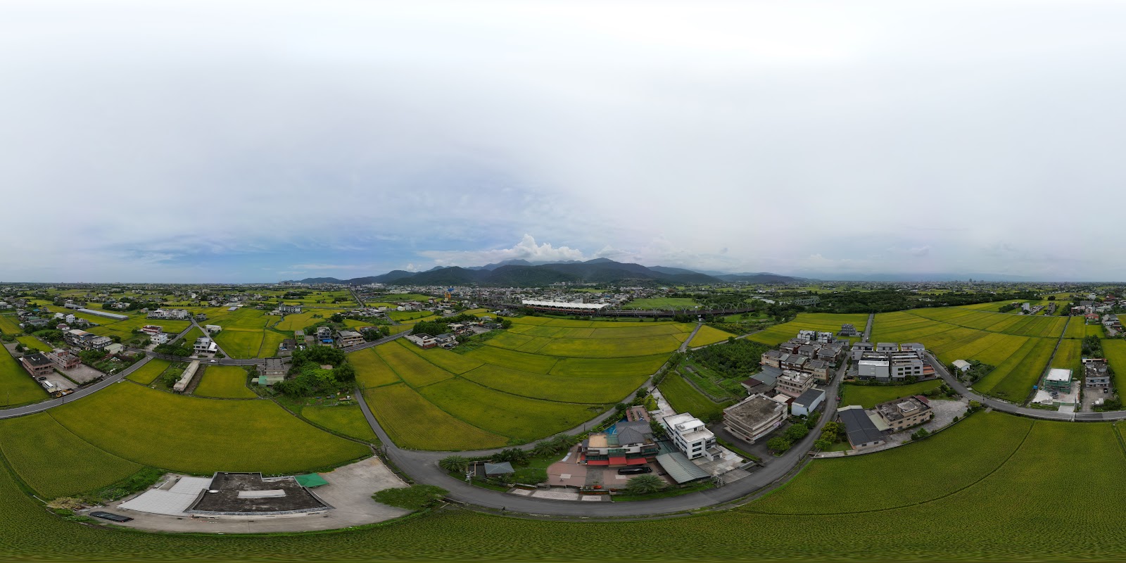 冬山鄉空拍稻田美景，翠綠田野一望無際
