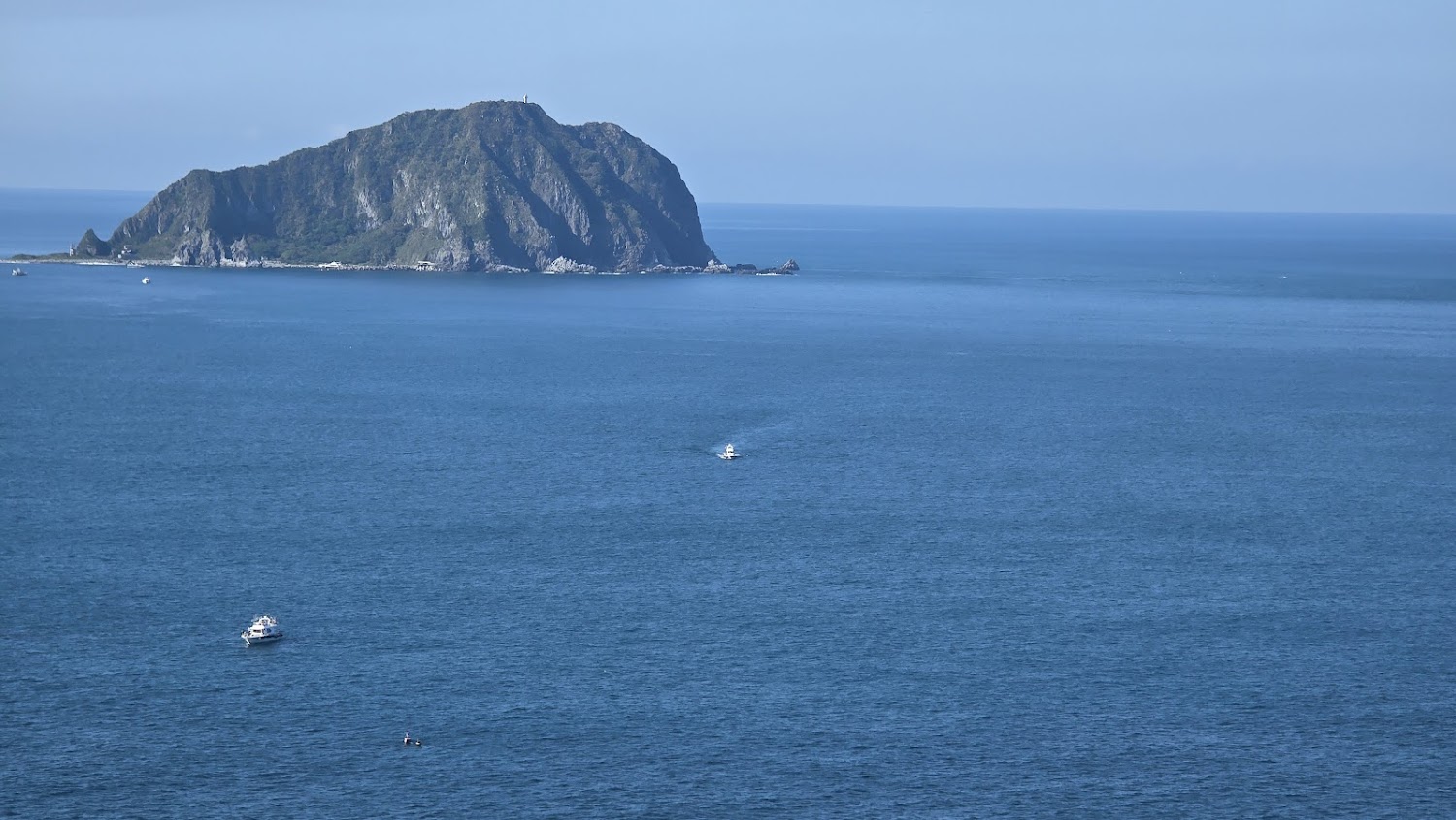 八斗子漁港外海與島嶼景色