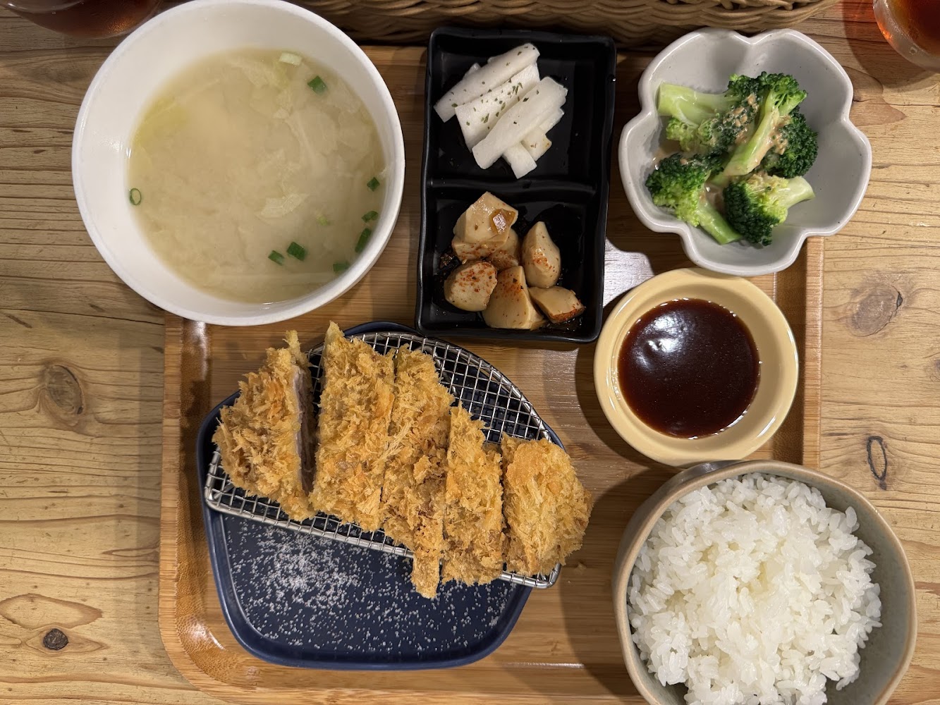 初仨食日式豬排套餐