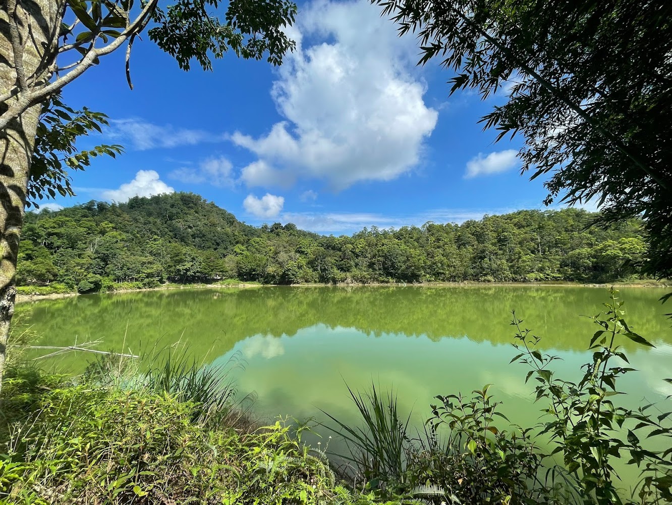 瑪璘窟湖景與倒影