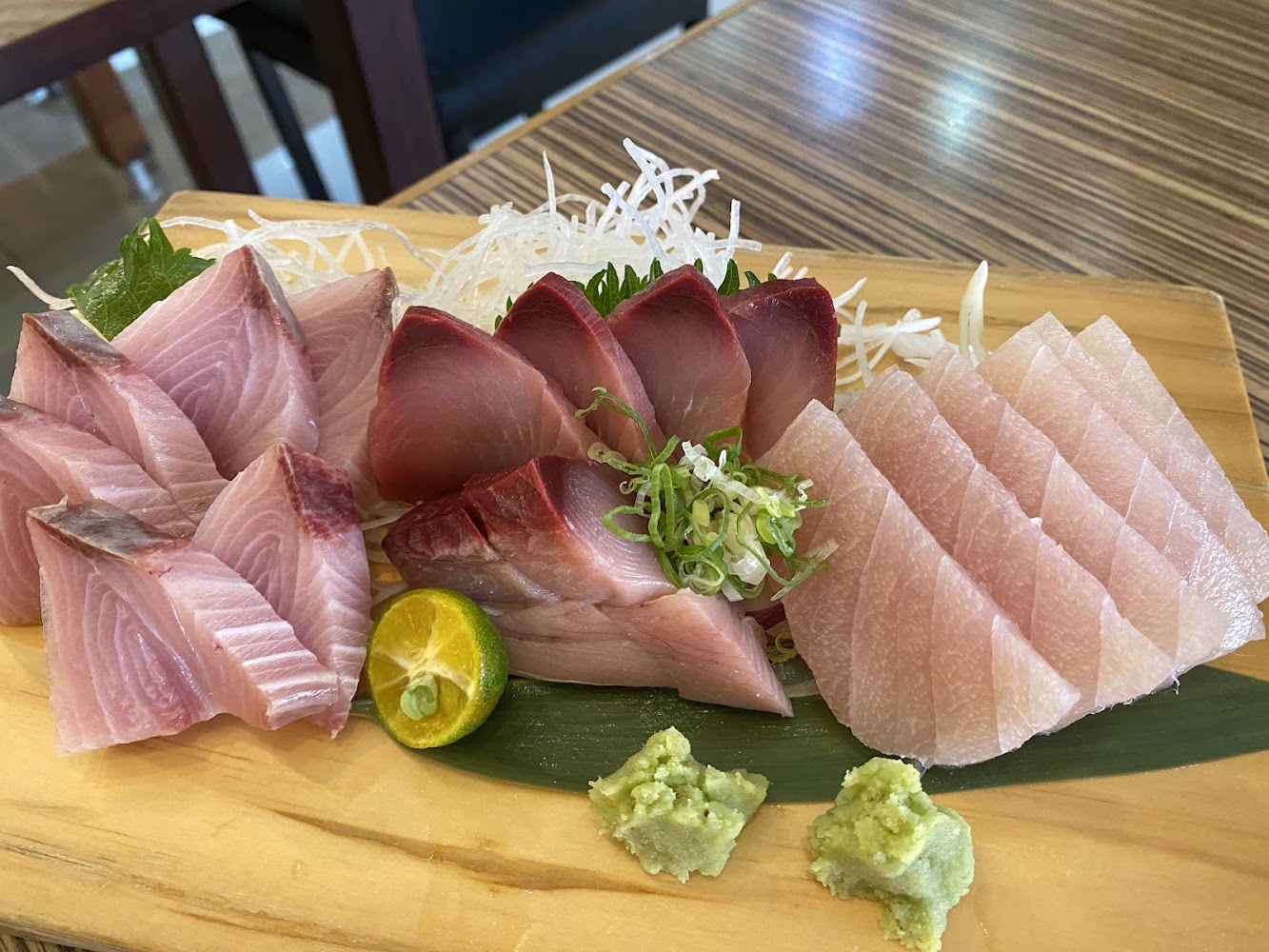 漁市大眾食堂另一盤生魚片拼盤