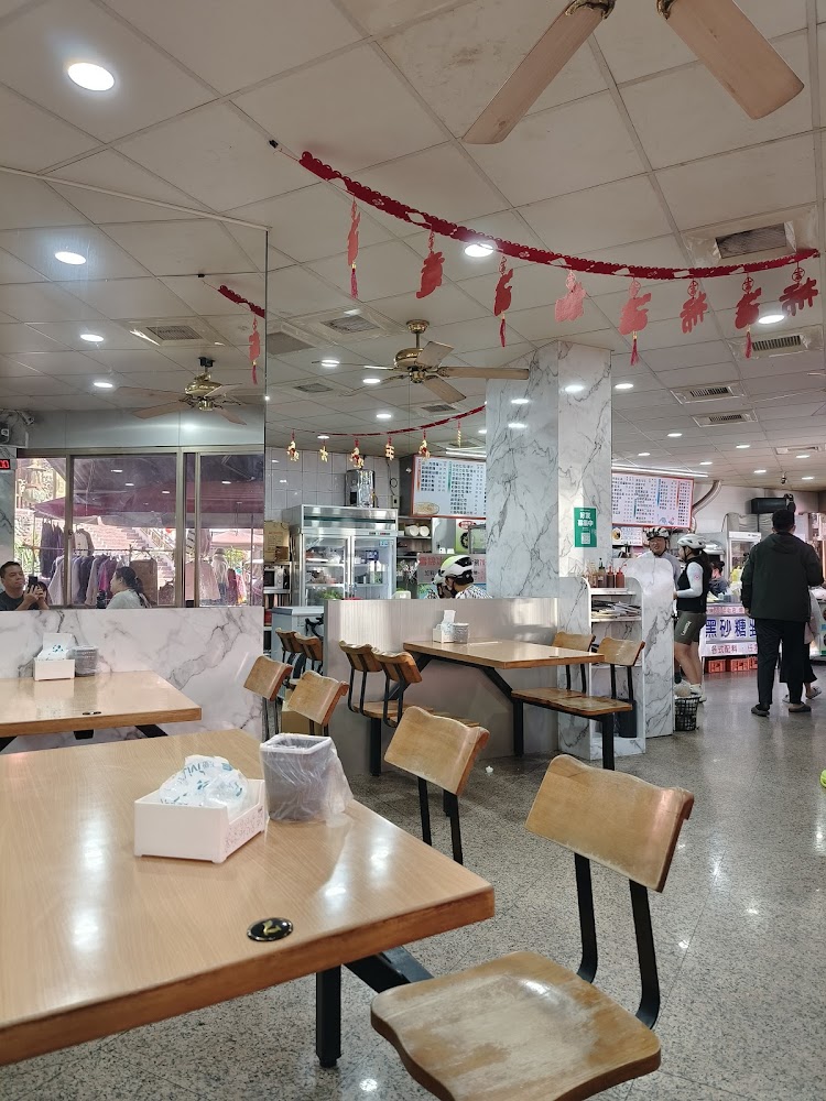 銀河美食內用座位與店內氛圍