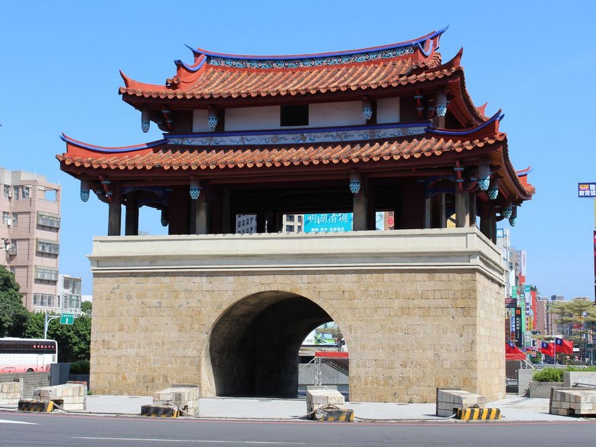 竹塹城東門迎曦門正面外觀，新竹市國定古蹟