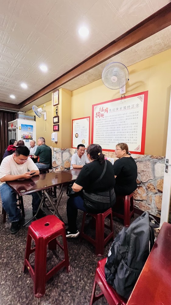 萬家香二店內用空間與客人用餐情形