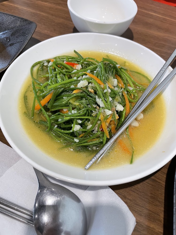 金針花胡蘿蔔與蒜末清爽蔬菜料理