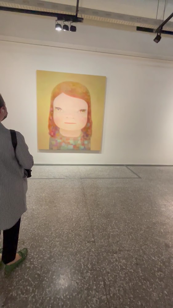 屏東美術館內部展覽觀展畫面