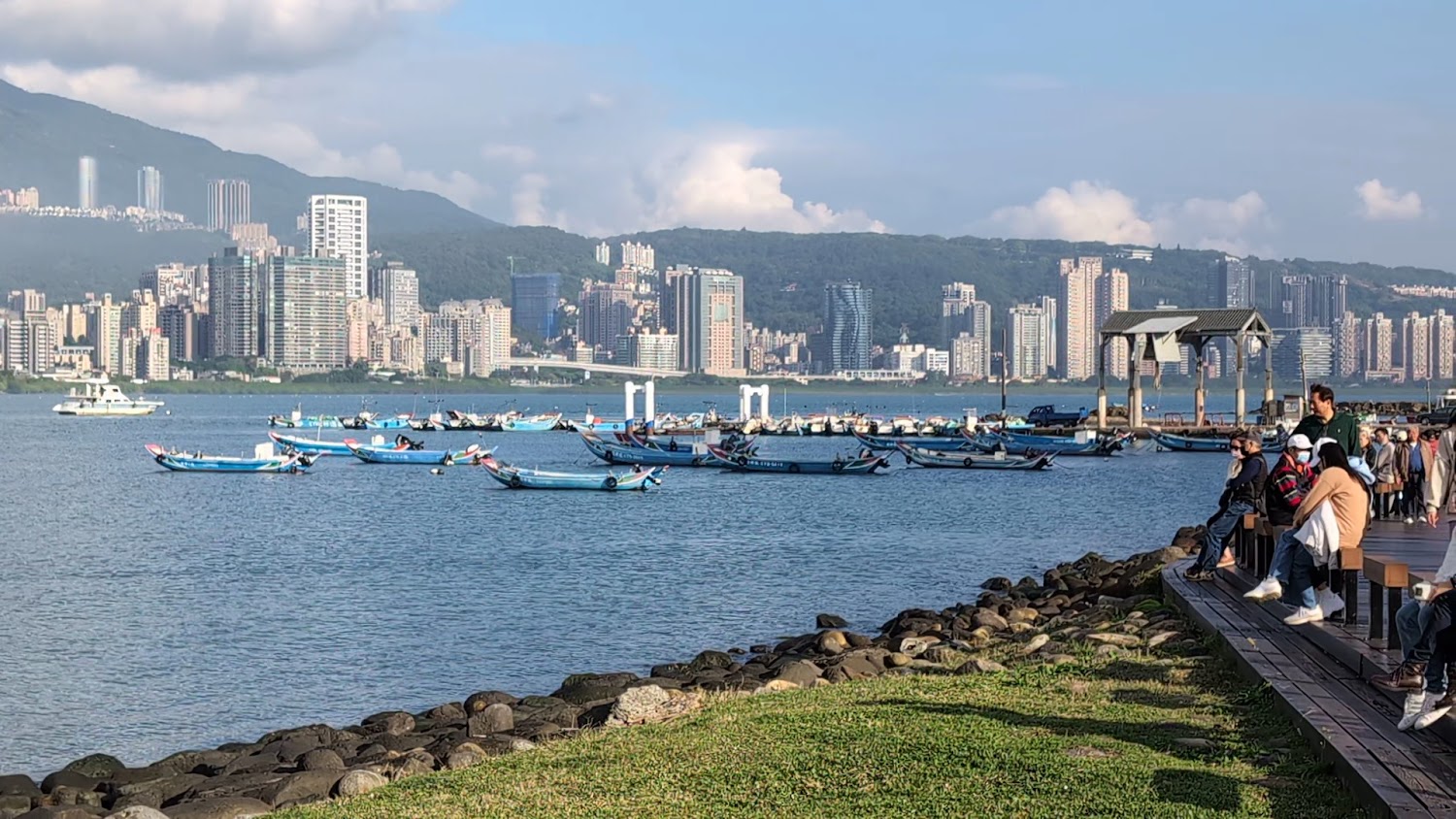 八里渡船頭老街河岸景觀