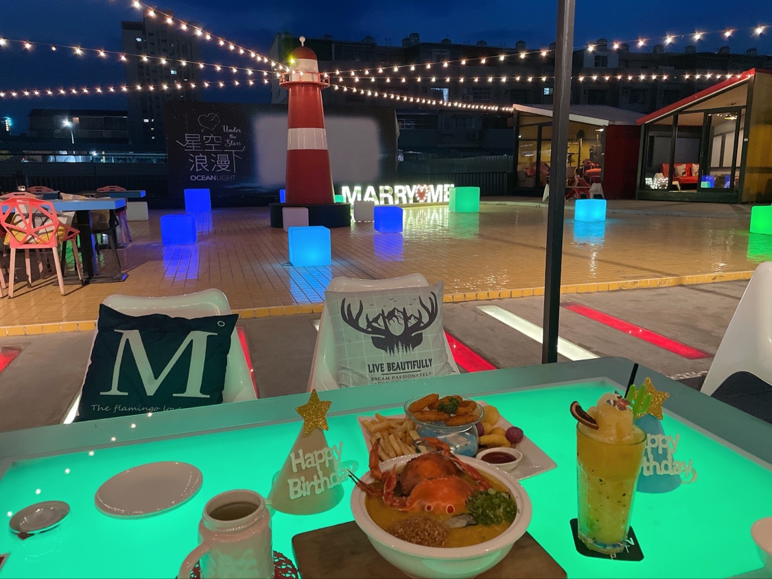 海洋微光戶外用餐區與浪漫佈置
