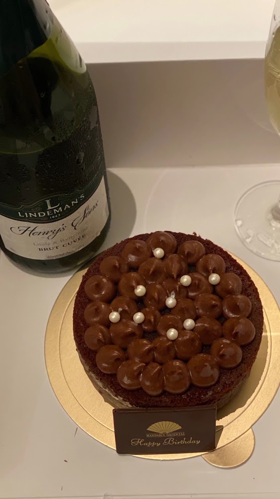 臺北文華東方酒店生日蛋糕與香檳