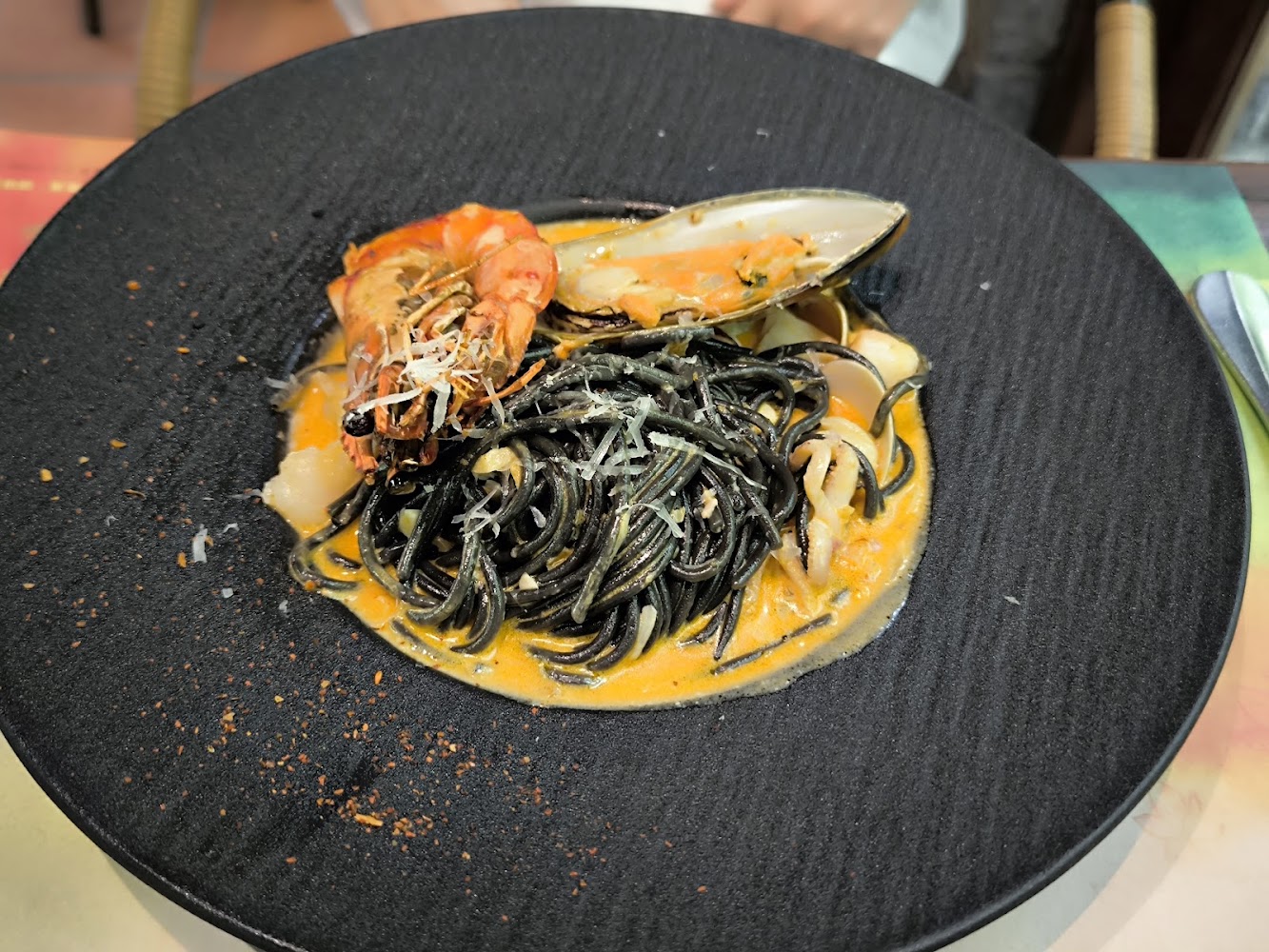 綠葉方舟海鮮墨魚麵料理