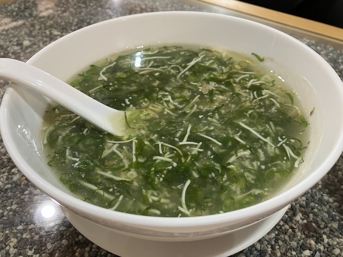 一碗海帶蛋絲湯