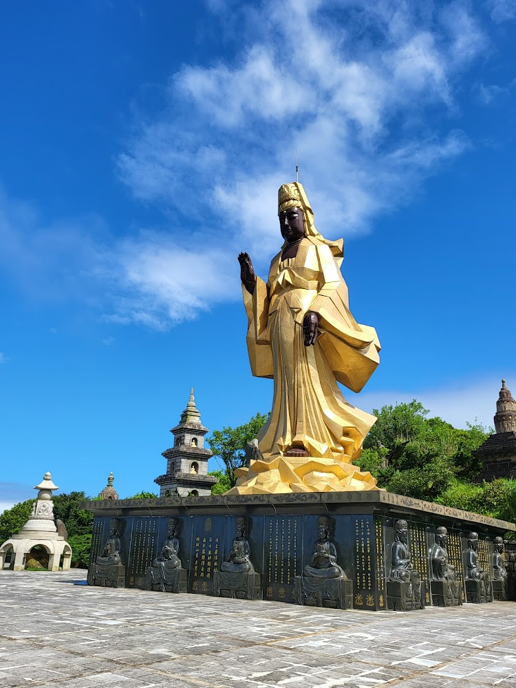 靈鷲山無生道場觀音像
