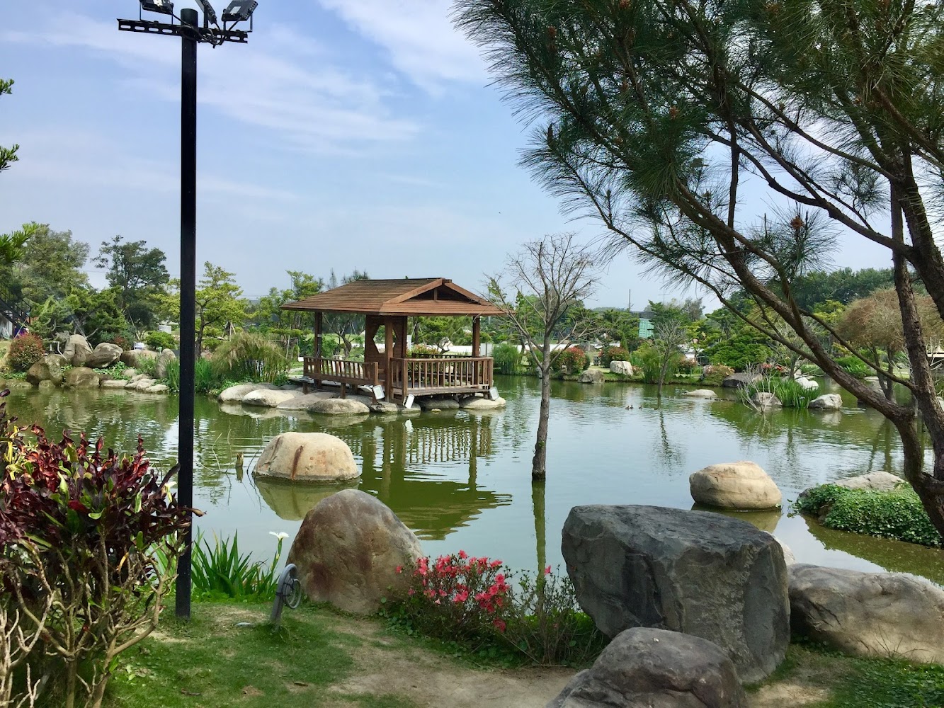 雅聞峇里海岸觀光工廠南洋風庭園涼亭