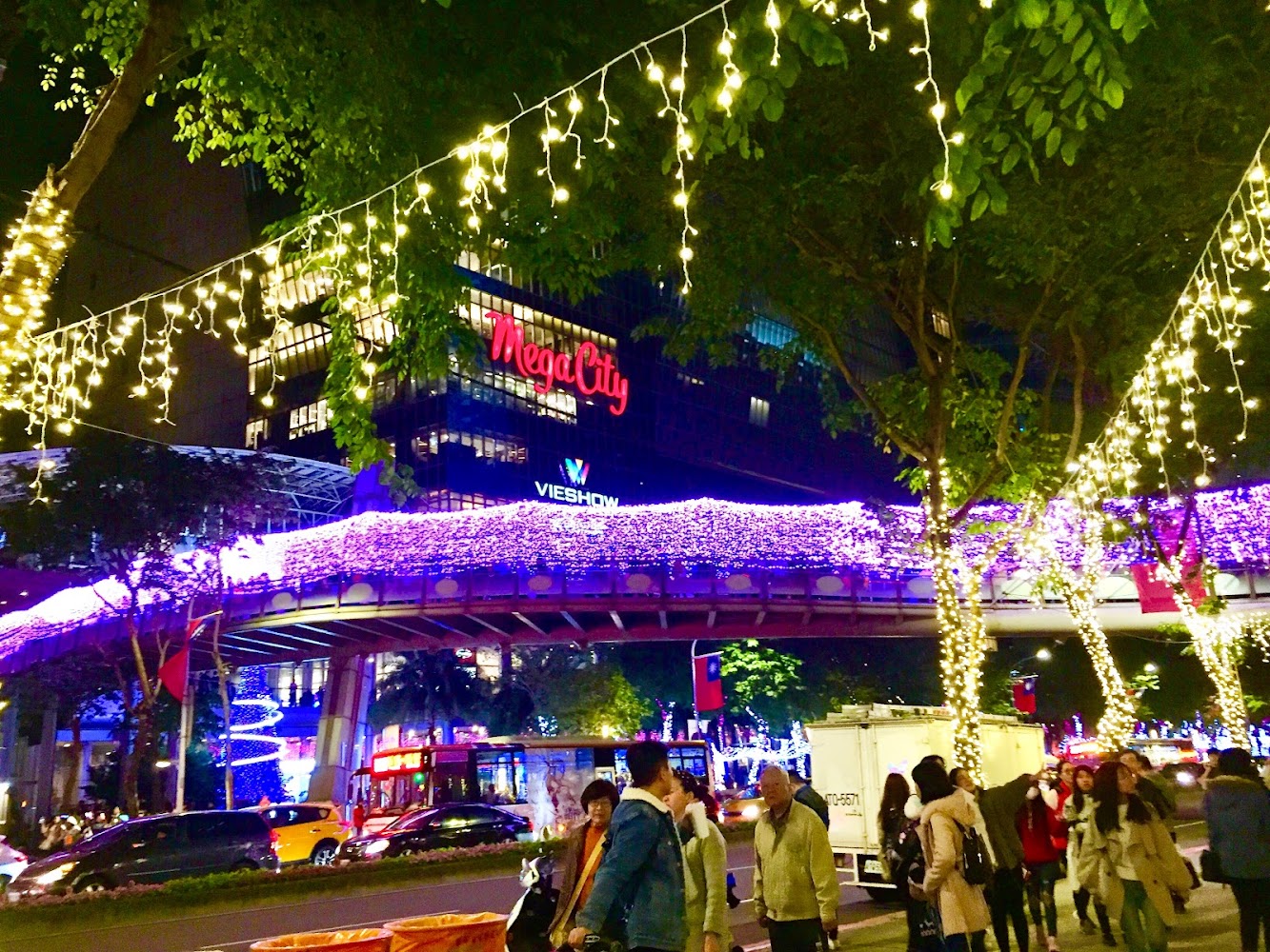 新北市政府周邊城市夜景活動