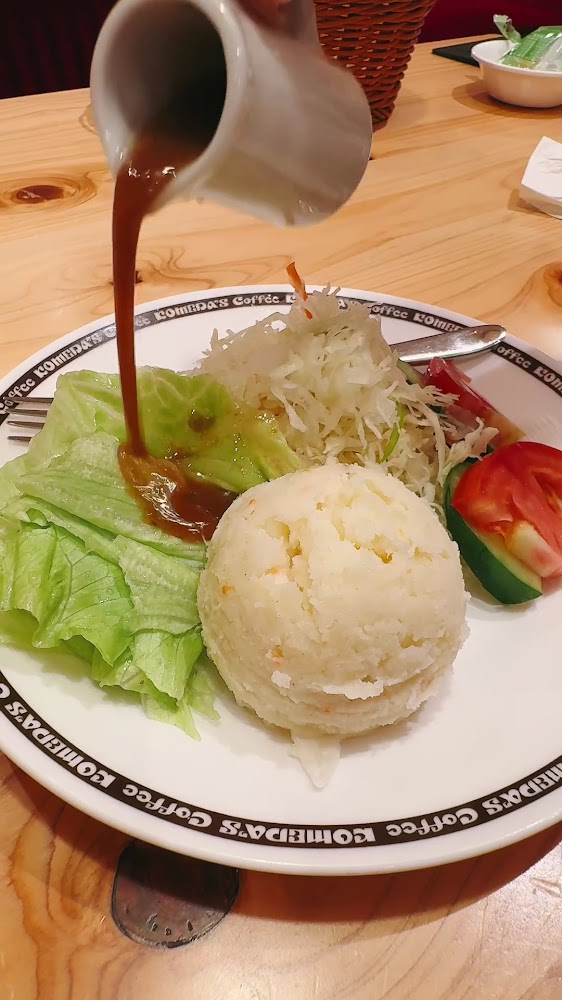馬鈴薯沙拉與生菜配菜
