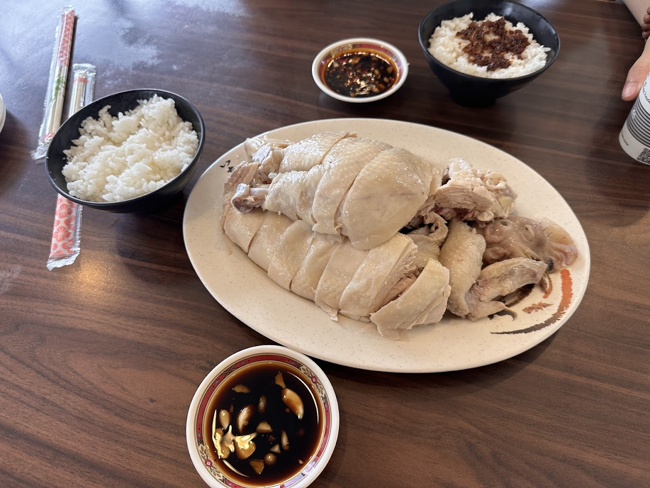 懷香食堂白斬雞與白飯,呈現樸實家常風味