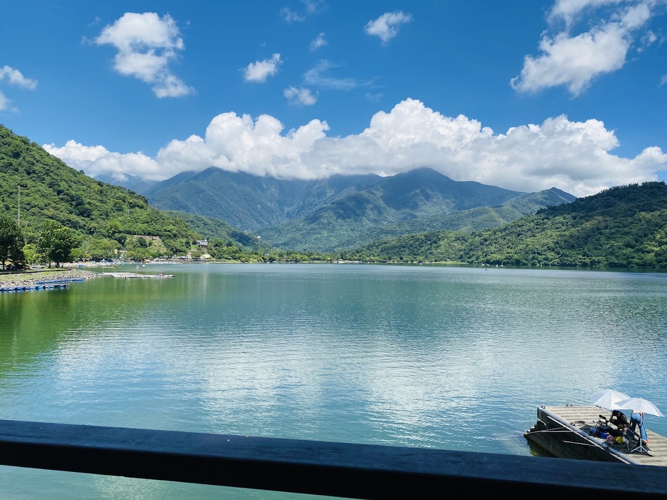 鯉魚山下鯉魚潭湖景